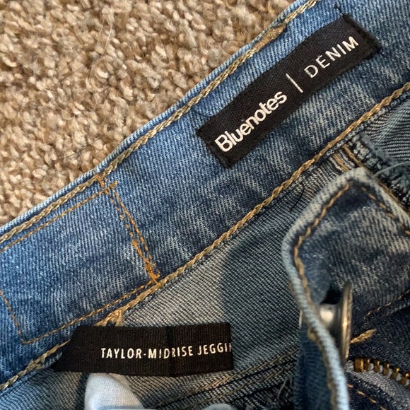 Bluenotes mid rise ripped jeans! - Picture 3 of 3